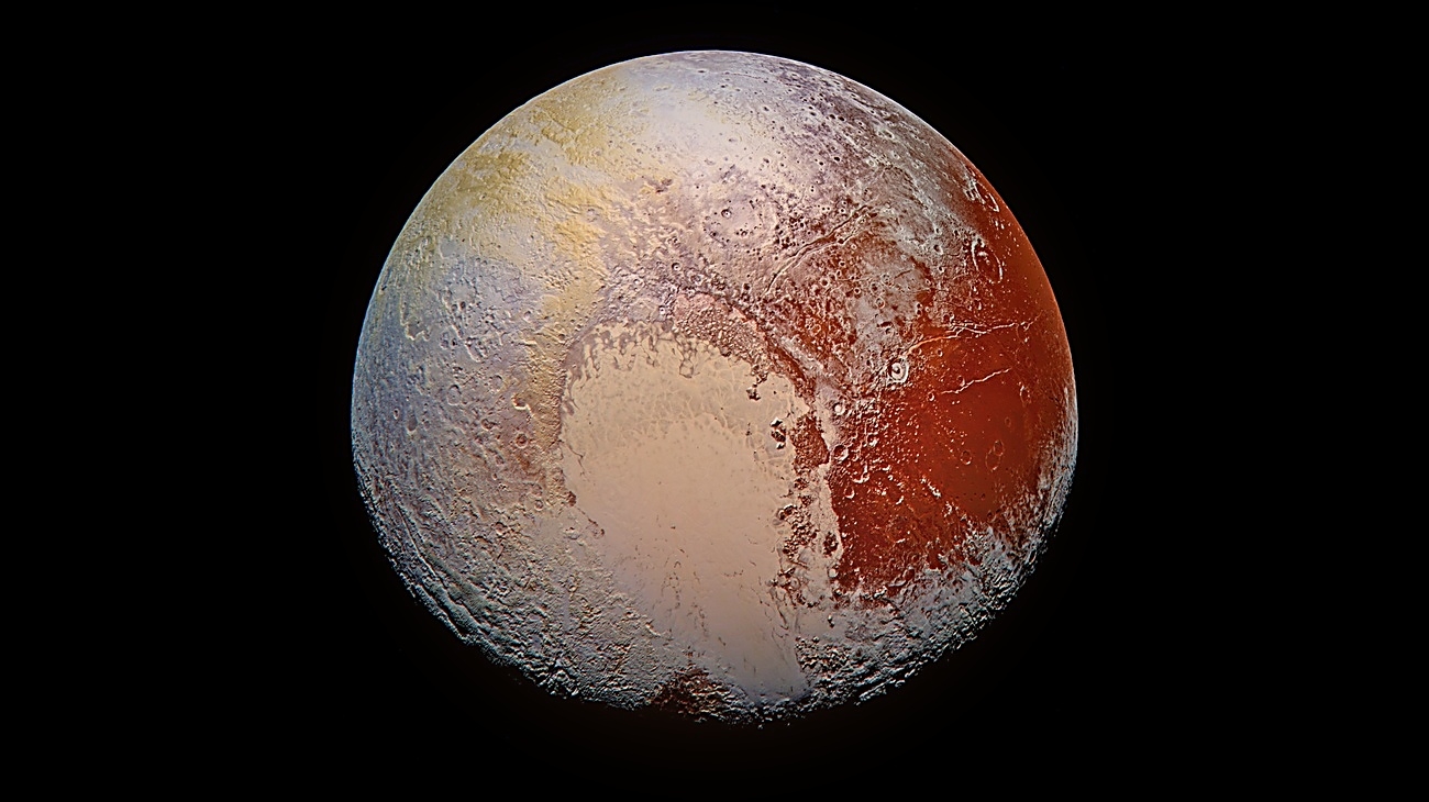 Imagen de Plutón con gran detalle de su superficie helada captada por la misión New Horizons de la NASA