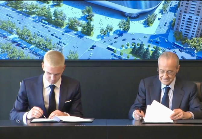Mastantuono firma su contrato con el Real Madrid