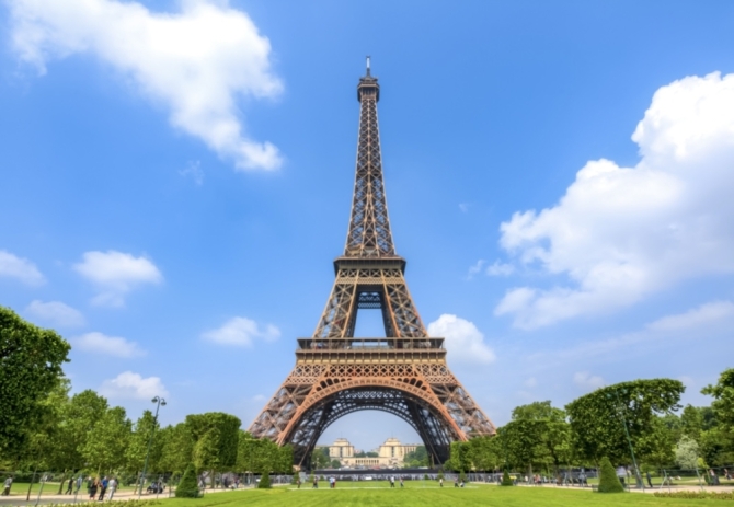 La Torre Eiffel, el gigante de hierro consagrado como icono mundial