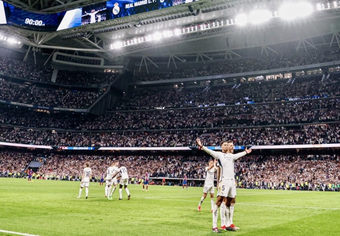 El Real Madrid vence al Barcelona y da un golpe definitivo a La Liga