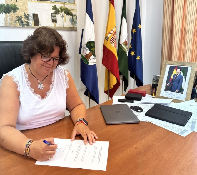 La alcaldesa popular de Huévar del Aljarafe renuncia a su sueldo