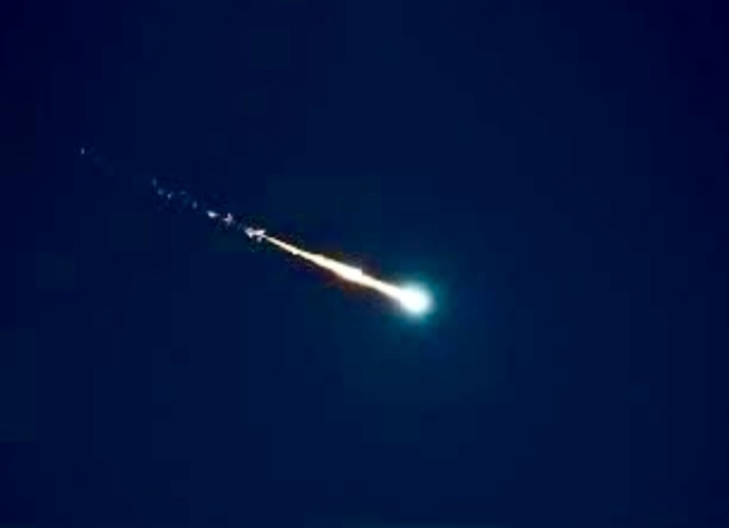 Un bólido ilumina el cielo del centro-sur de España: ¿qué son estos fenómenos?