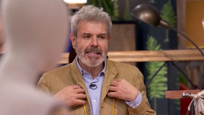 Lorenzo Caprile analiza un vestido de Shein: 