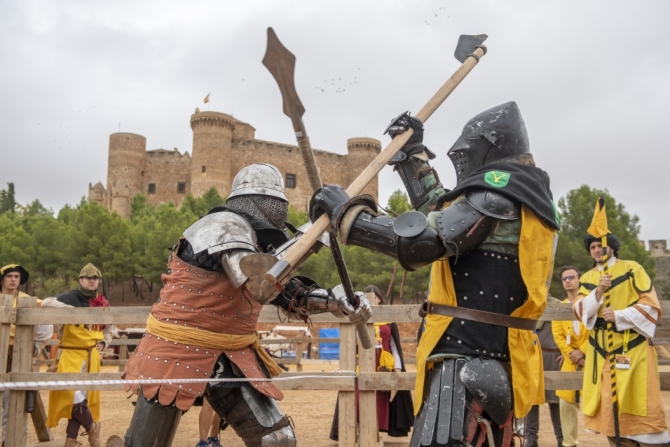 El Torneo Nacional de Combate Medieval convierte el Castillo de Belmonte en un auténtico campo de batalla