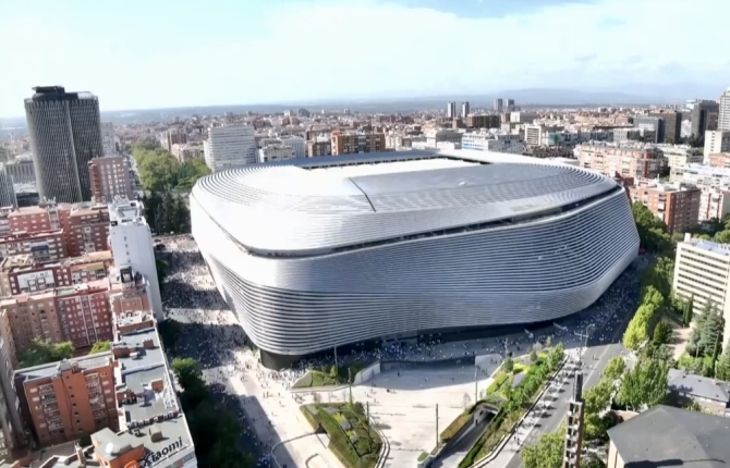 ¿Por qué el Real Madrid juega con la cubierta del Bernabéu cerrada?