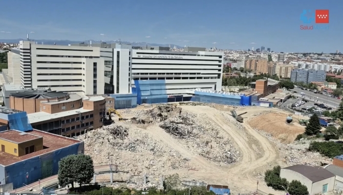 Imagen de la noticia: Madrid dice adiós a la vieja torre del 12 de Octubre para dar paso a un hospital más humano