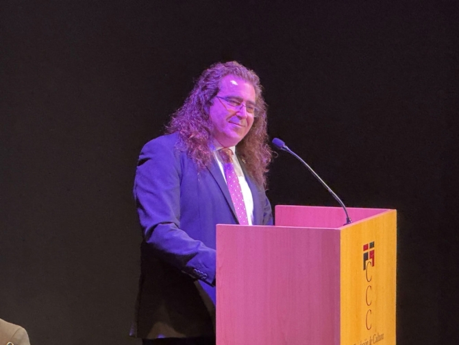 Carlos Ruiz (Cantores de Híspalis) condució el acto junto a Berta López