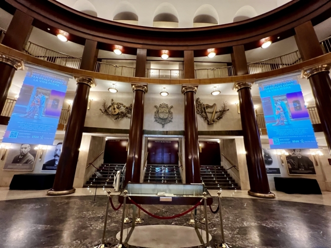 Hall del Teatro Real