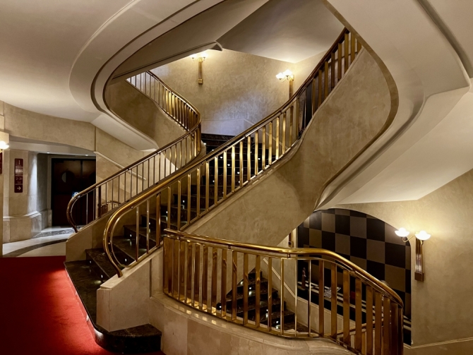 Escalinata de acceso a estancias superiores