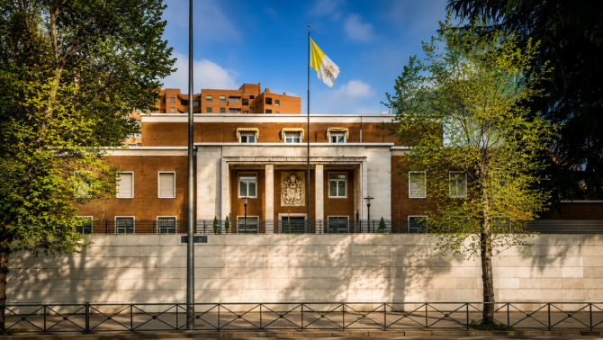 Fachada de la Nunciatura Apostólica de Madrid, donde el Papa León XIV ha pasado su primera noche durante su visita a España.