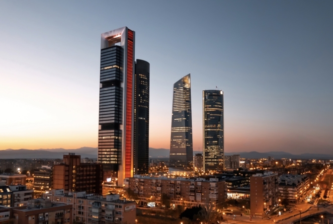 Torre Moeve y complejo 4 Torres Business Area de Madrid.