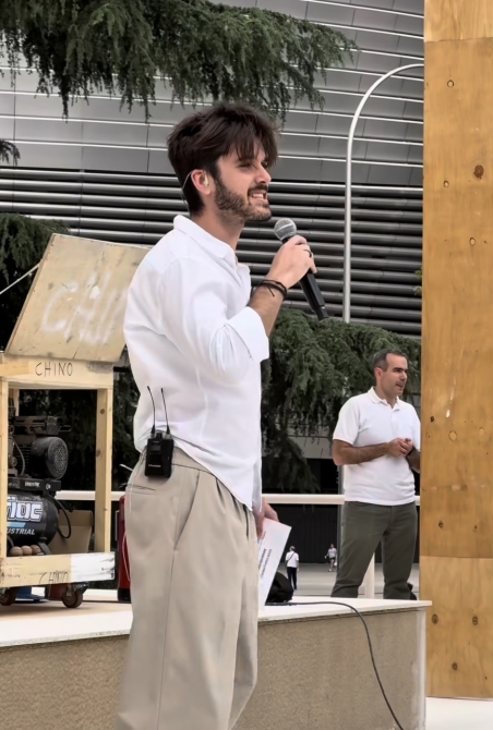 Guillem Climent durante un ensayo previo a la vigilia juvenil con el Papa.