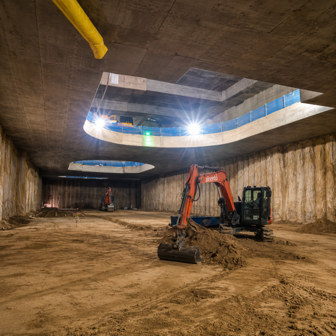 Interior de las obras de remodelación de la estación de metro Santiago Bernabéu // Imagen: Extraco
