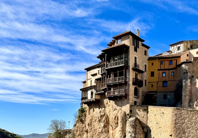 El valioso tesoro artístico de las Casas Colgadas de Cuenca 