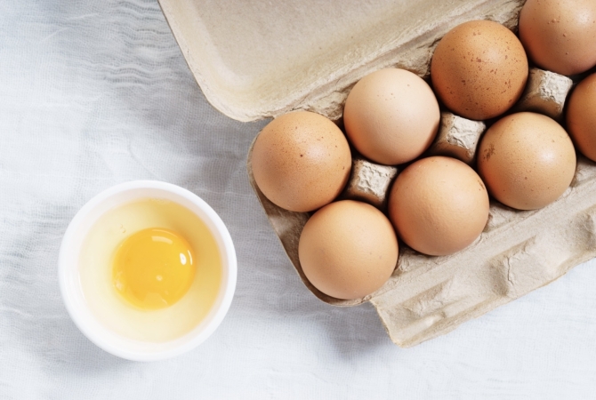Los huevos son una fuente de proteínas de alta calidad, fundamentales para reparar el tejido muscular tras el entrenamiento. Los huevos son una fuente de proteínas de alta calidad, fundamentales para reparar el tejido muscular tras el entrenamiento.