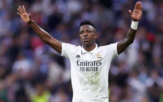 El Real Madrid se harta de los insultos racistas a Vinicius