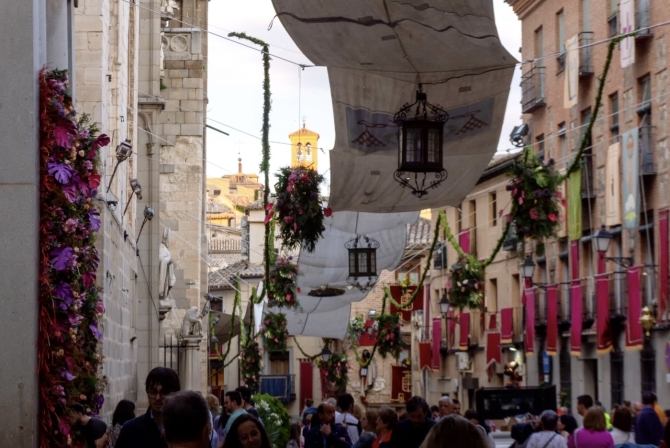 Ciudades y pueblos se engalanan para celebrar el Corpus Christi Ciudades y pueblos se engalanan para celebrar el Corpus Christi