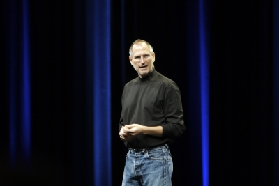 Steve Jobs durante una presentación de Apple en 2007, el empresario que apostó por Pixar antes del éxito de Toy Story.
