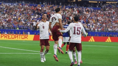 Jugadores de España celebran un gol durante la semifinal del Mundial contra Francia.